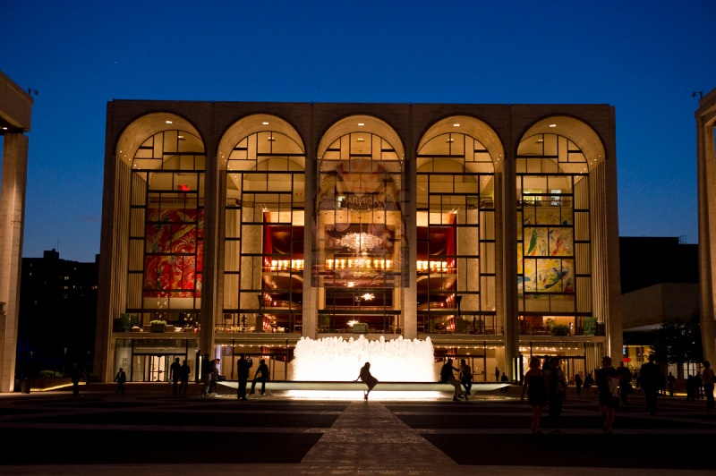 metropolitan opera house in new york